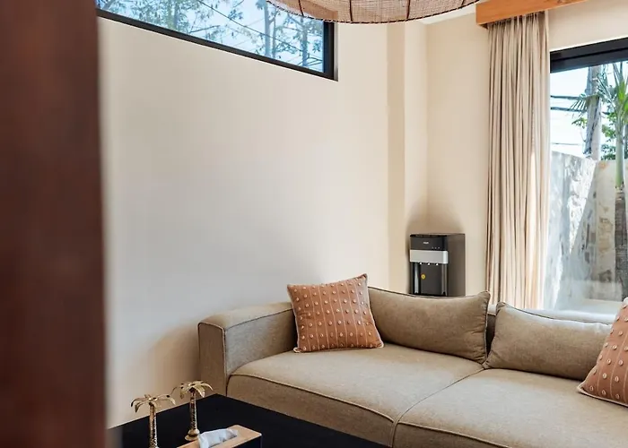 Stylish New With Pool Near Balangan